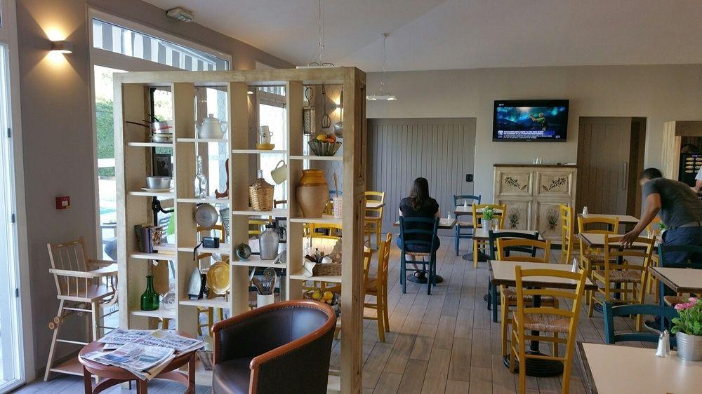Greet Hotel Marseille Provence Aeroport Βιτρόλ Εξωτερικό φωτογραφία